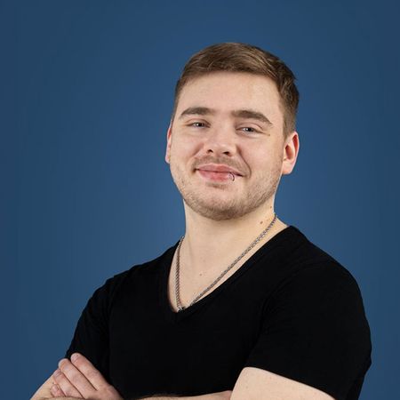 Portraitfoto Adrian Piringer